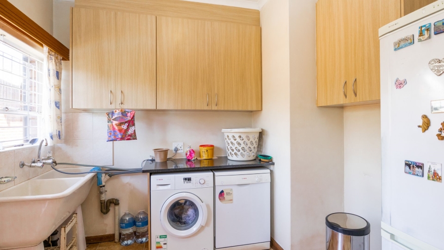 5 Bedroom Property for Sale in Irene Proper Security Estate Gauteng