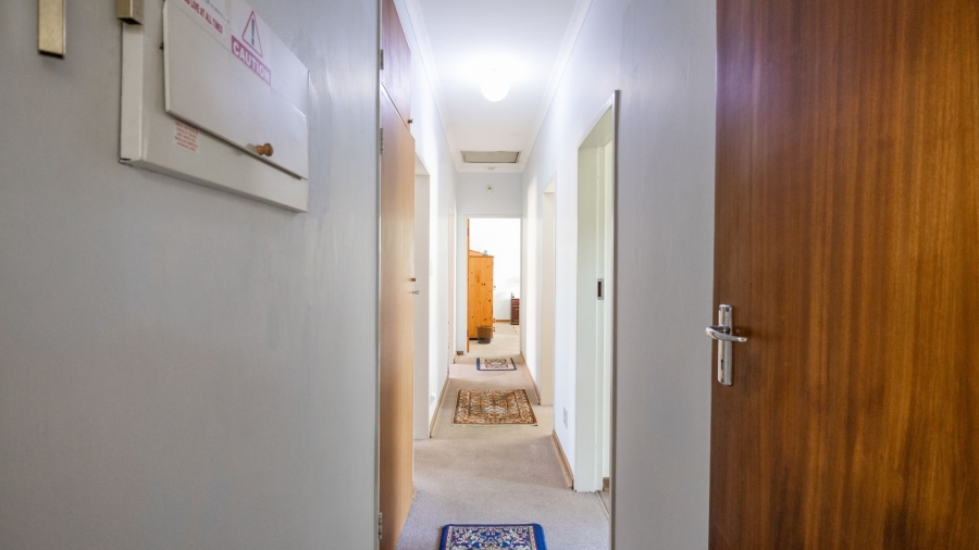 5 Bedroom Property for Sale in Irene Proper Security Estate Gauteng