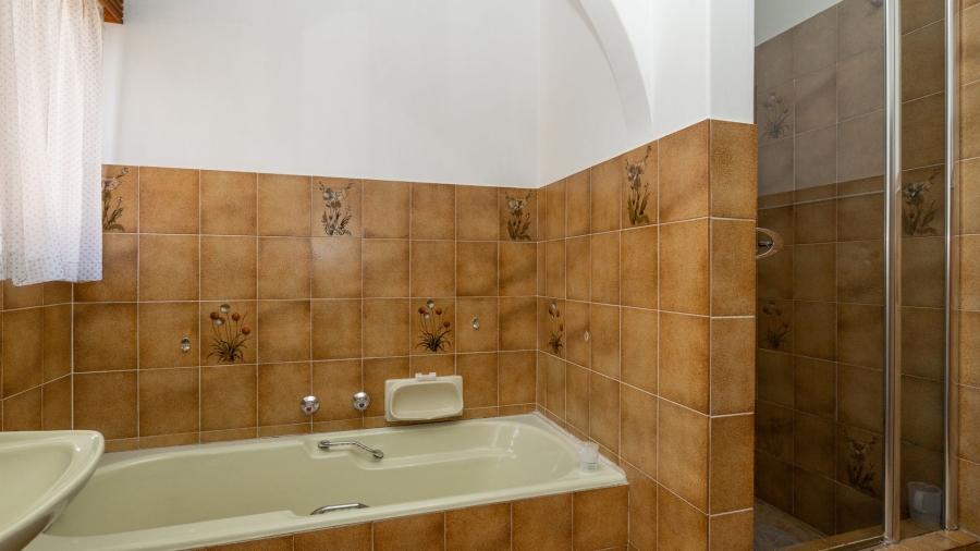 5 Bedroom Property for Sale in Irene Proper Security Estate Gauteng