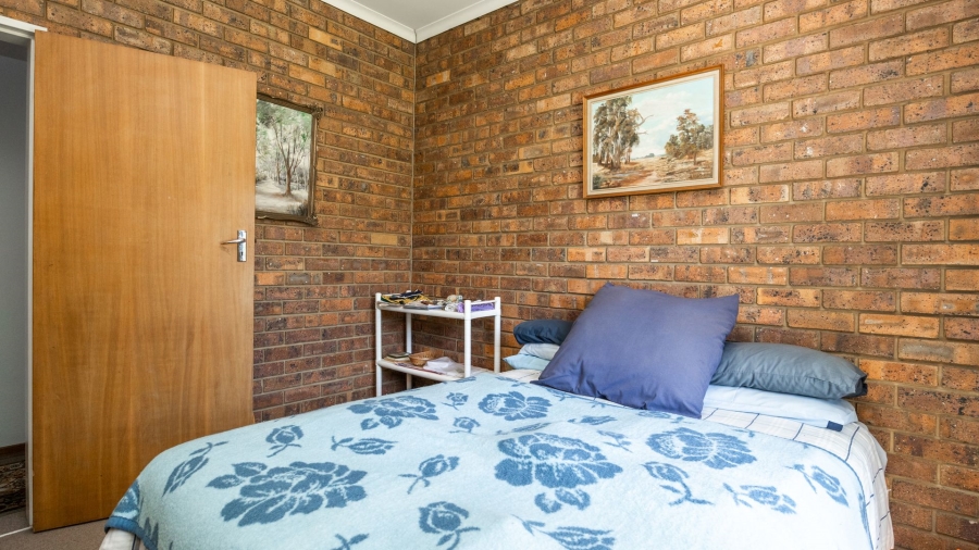 5 Bedroom Property for Sale in Irene Proper Security Estate Gauteng