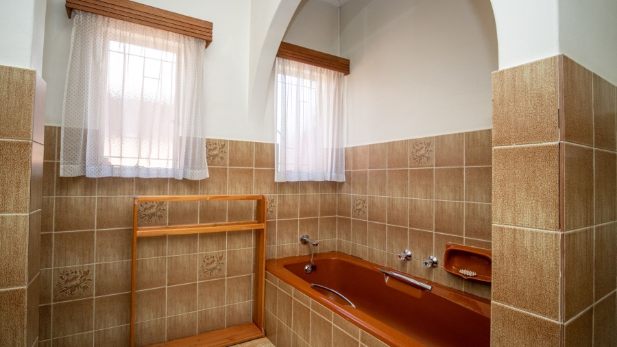5 Bedroom Property for Sale in Irene Proper Security Estate Gauteng