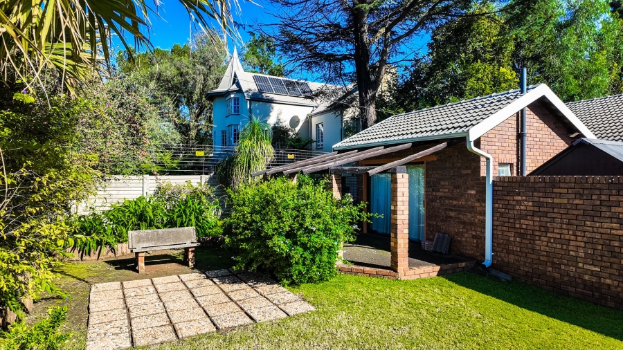 5 Bedroom Property for Sale in Irene Proper Security Estate Gauteng