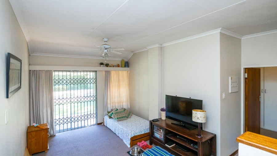 5 Bedroom Property for Sale in Irene Proper Security Estate Gauteng