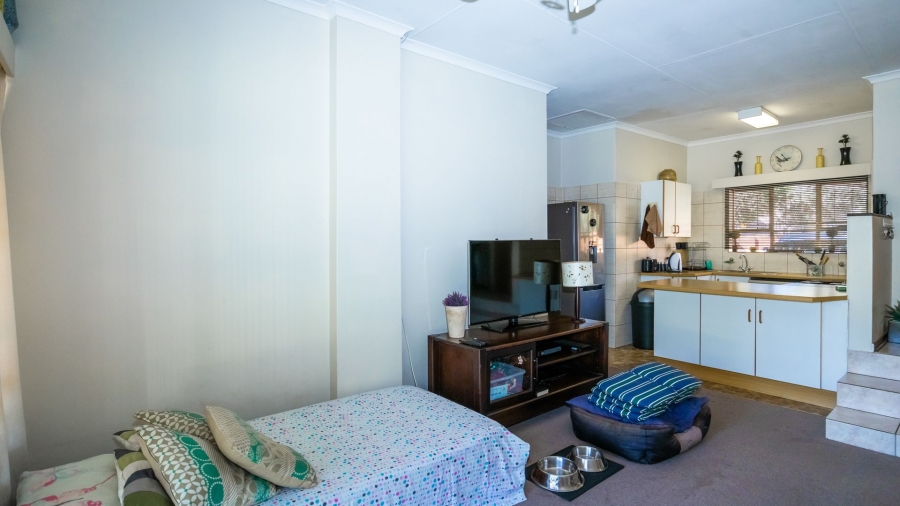 5 Bedroom Property for Sale in Irene Proper Security Estate Gauteng