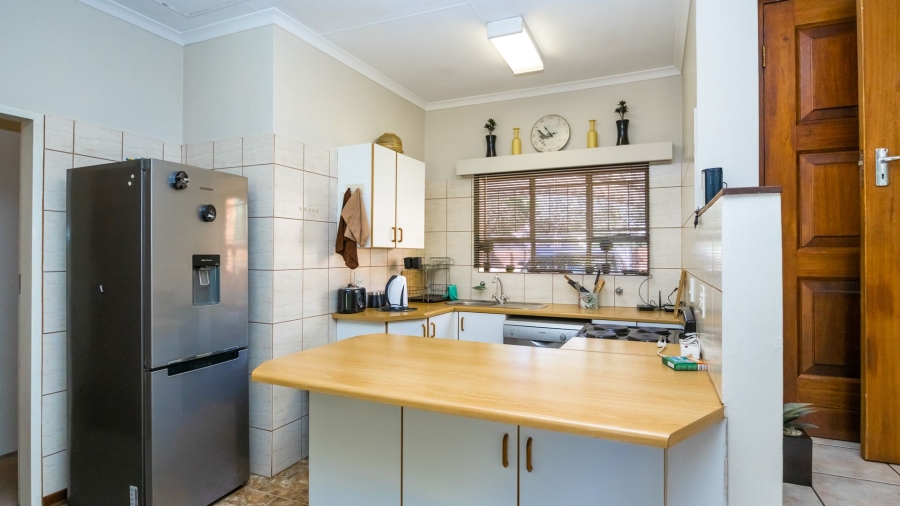 5 Bedroom Property for Sale in Irene Proper Security Estate Gauteng