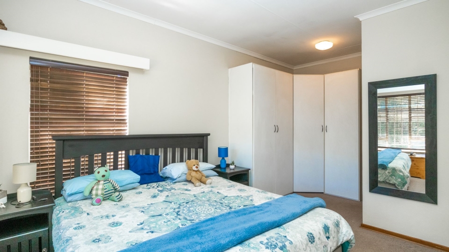 5 Bedroom Property for Sale in Irene Proper Security Estate Gauteng