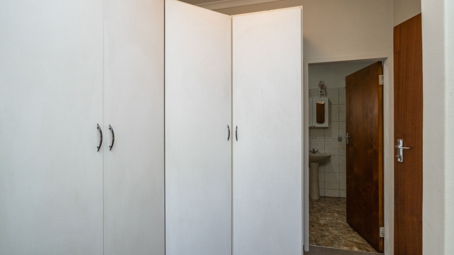 5 Bedroom Property for Sale in Irene Proper Security Estate Gauteng
