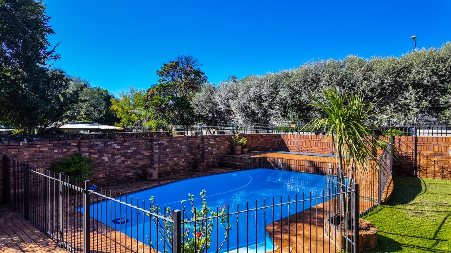 5 Bedroom Property for Sale in Irene Proper Security Estate Gauteng