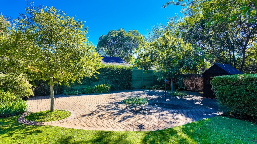 5 Bedroom Property for Sale in Irene Proper Security Estate Gauteng