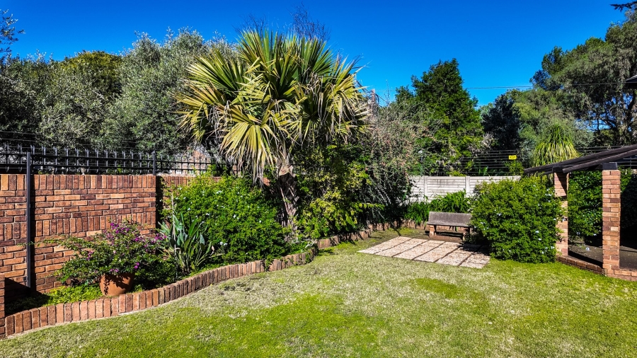 5 Bedroom Property for Sale in Irene Proper Security Estate Gauteng
