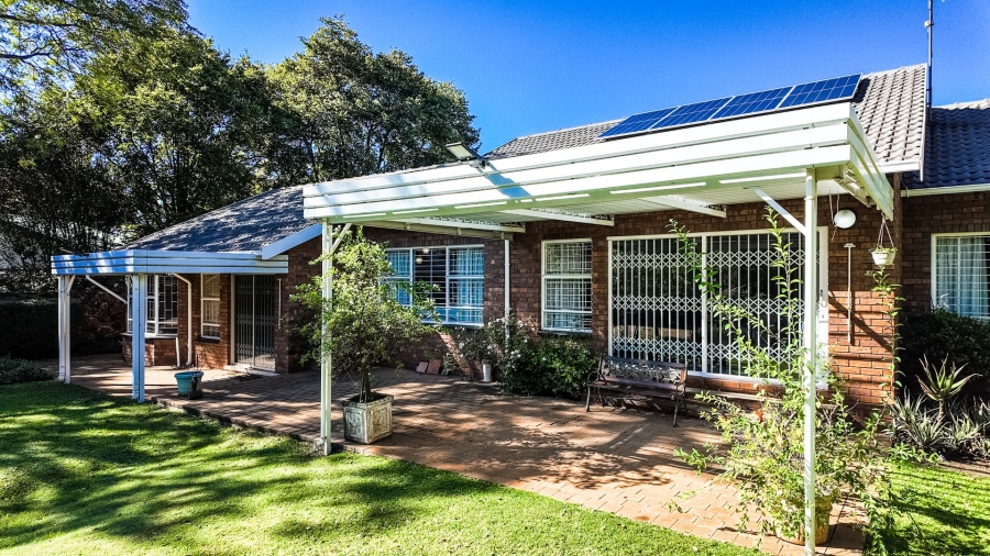 5 Bedroom Property for Sale in Irene Proper Security Estate Gauteng