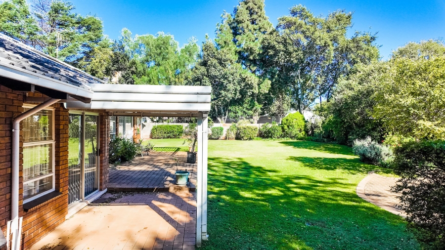5 Bedroom Property for Sale in Irene Proper Security Estate Gauteng
