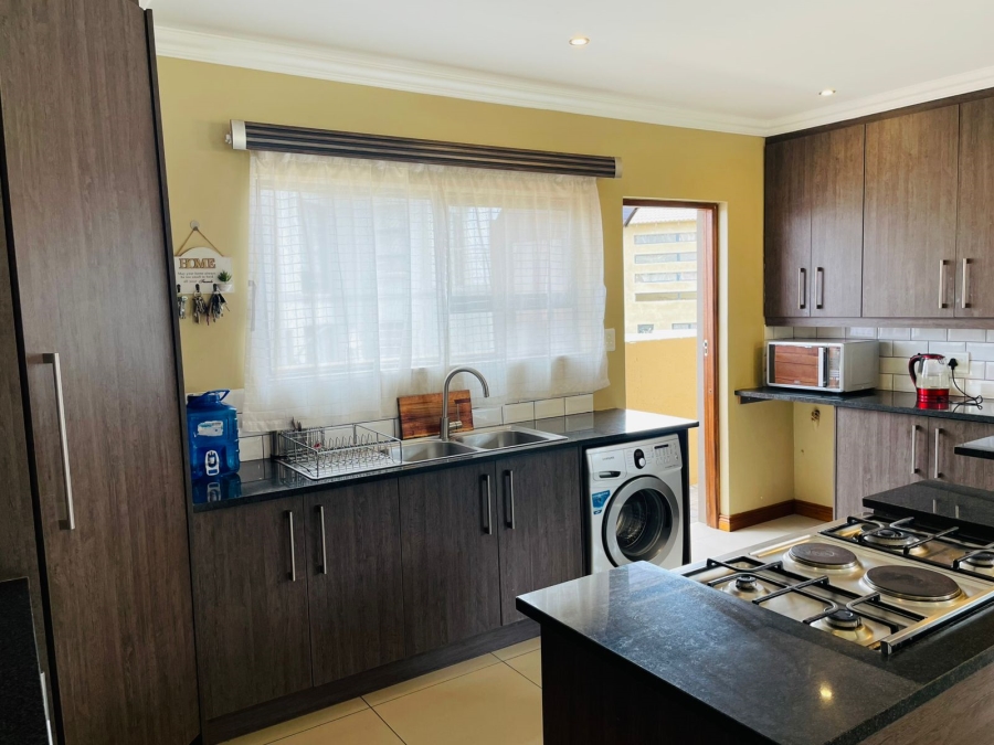 4 Bedroom Property for Sale in Wildtuinpark Gauteng