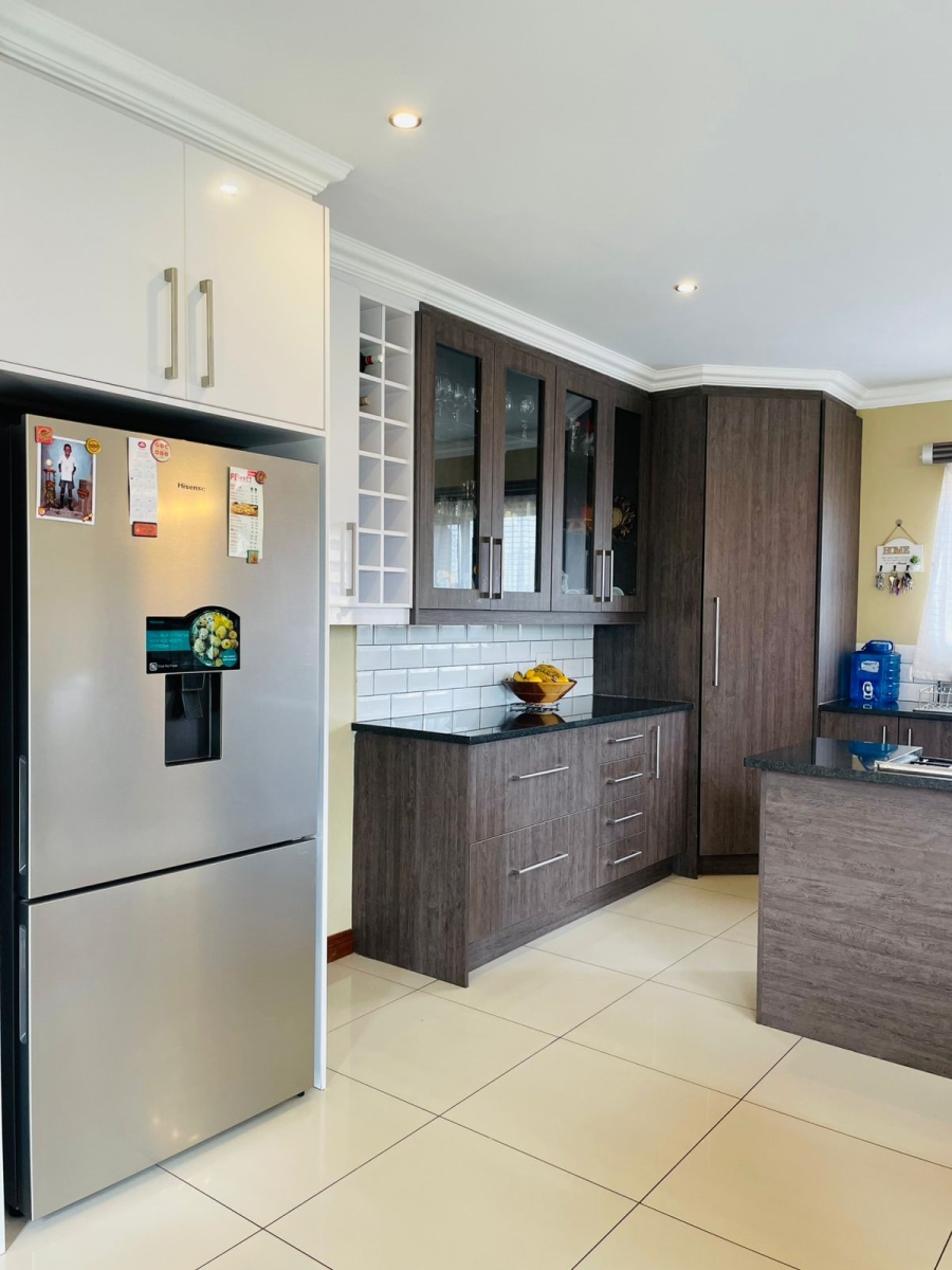 4 Bedroom Property for Sale in Wildtuinpark Gauteng