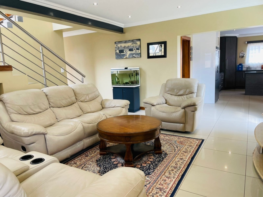 4 Bedroom Property for Sale in Wildtuinpark Gauteng