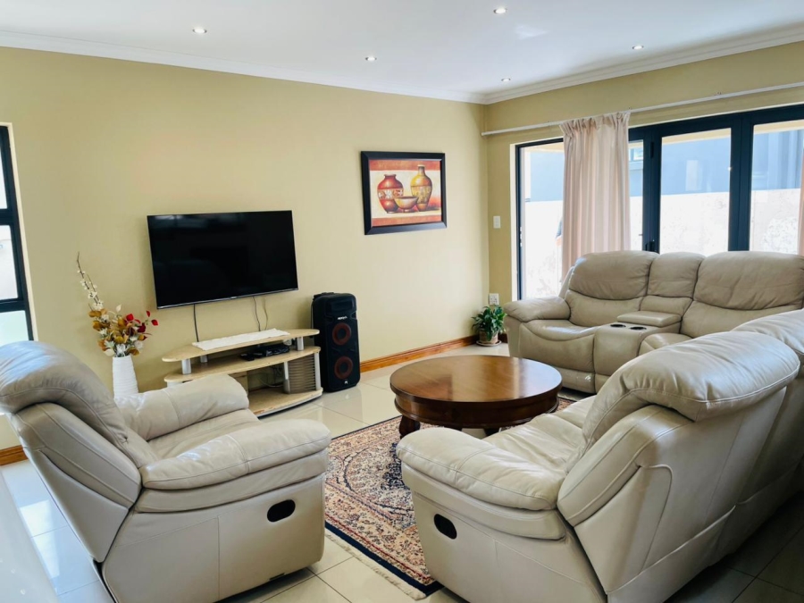 4 Bedroom Property for Sale in Wildtuinpark Gauteng