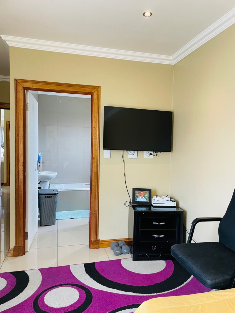 4 Bedroom Property for Sale in Wildtuinpark Gauteng
