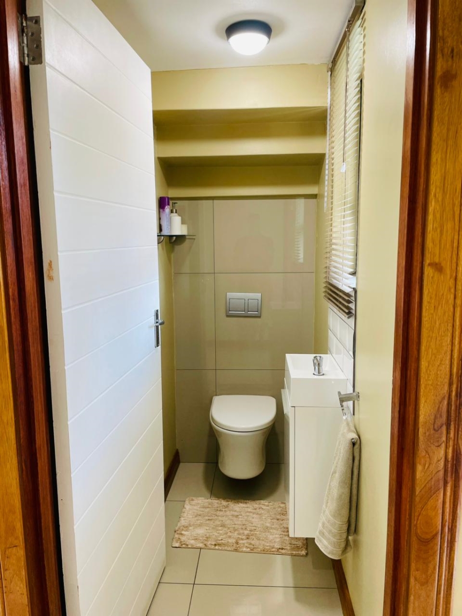4 Bedroom Property for Sale in Wildtuinpark Gauteng