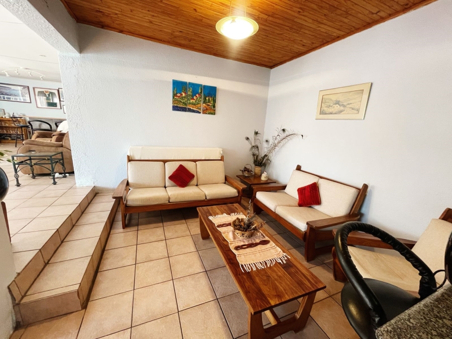4 Bedroom Property for Sale in Breaunanda Gauteng
