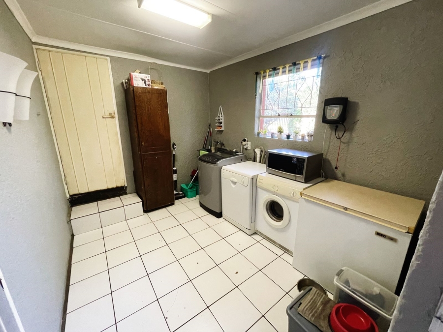 4 Bedroom Property for Sale in Breaunanda Gauteng