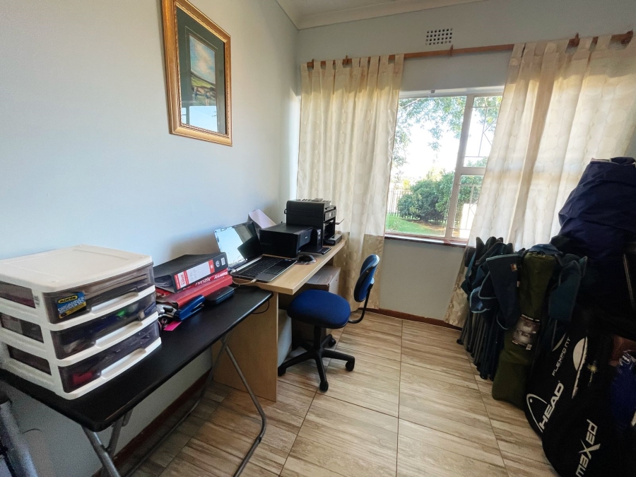 4 Bedroom Property for Sale in Breaunanda Gauteng