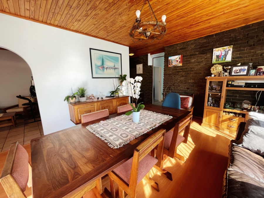 4 Bedroom Property for Sale in Breaunanda Gauteng
