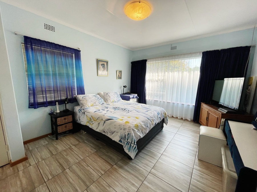 4 Bedroom Property for Sale in Breaunanda Gauteng