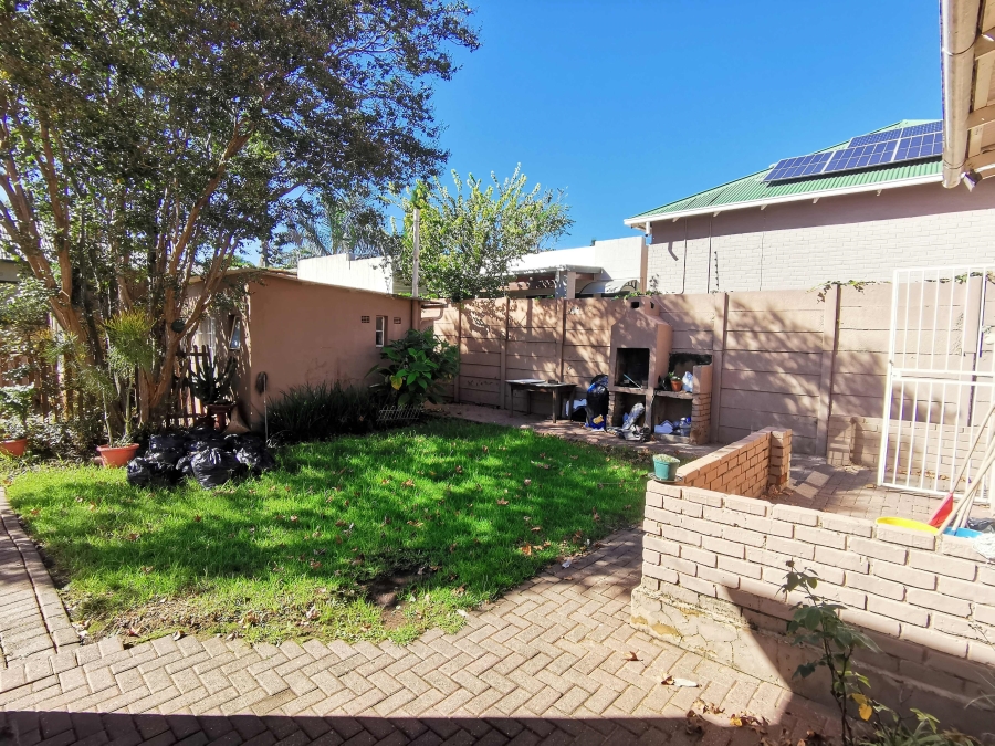 3 Bedroom Property for Sale in Orange Grove Gauteng