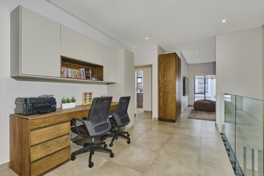 4 Bedroom Property for Sale in Sandhurst Gauteng