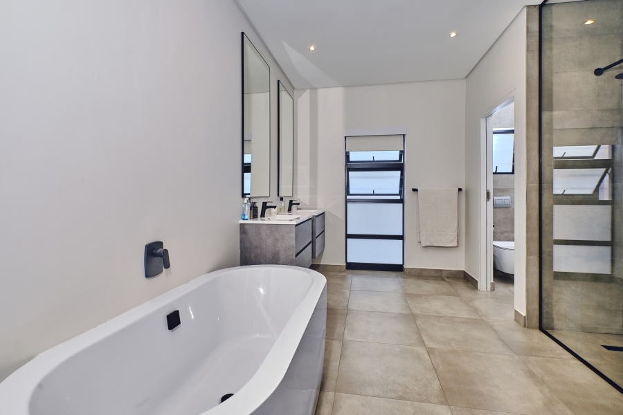 4 Bedroom Property for Sale in Sandhurst Gauteng