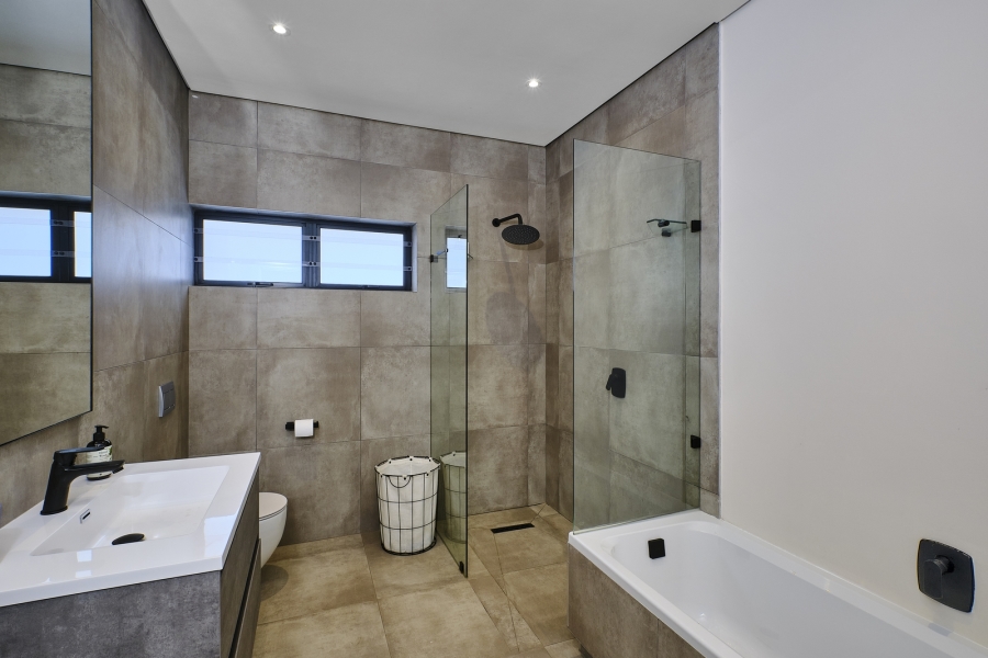 4 Bedroom Property for Sale in Sandhurst Gauteng