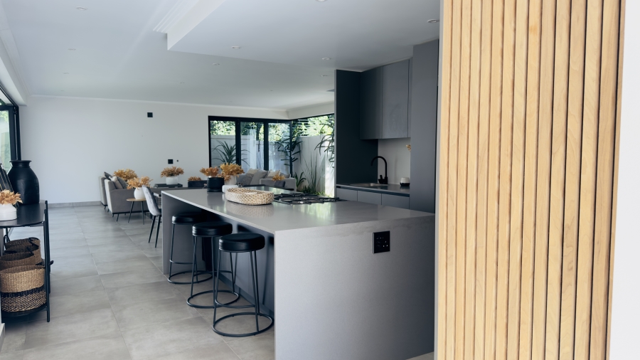 4 Bedroom Property for Sale in Sandhurst Gauteng