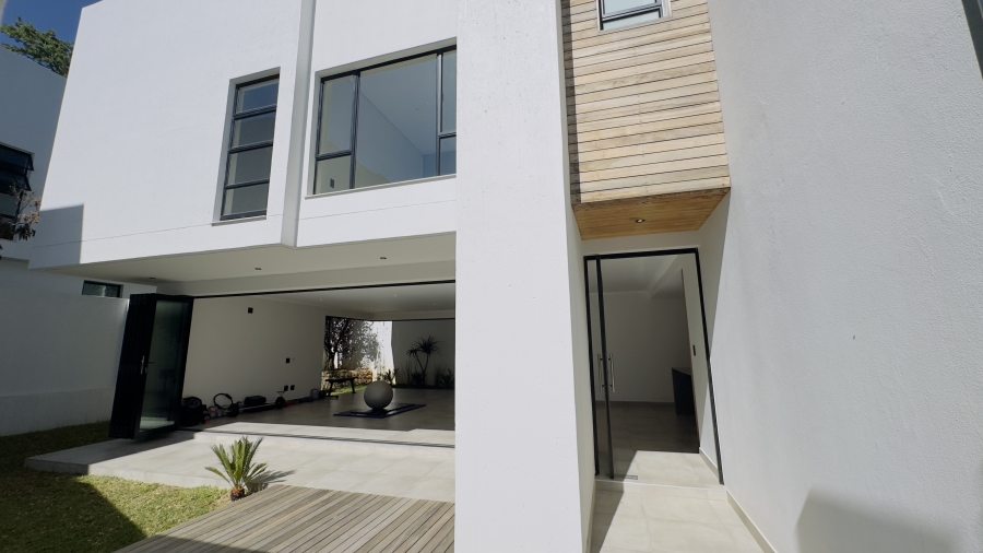 4 Bedroom Property for Sale in Sandhurst Gauteng