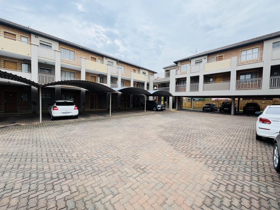 2 Bedroom Property for Sale in Pretoria North Gauteng