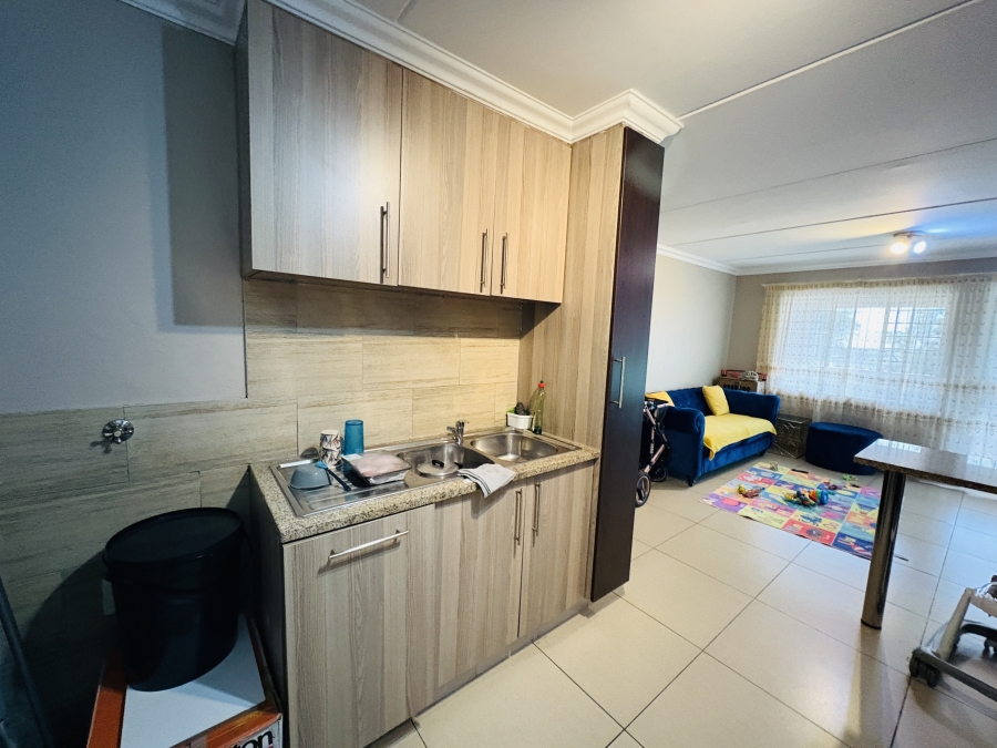 2 Bedroom Property for Sale in Pretoria North Gauteng