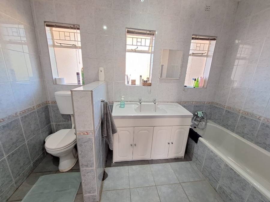 4 Bedroom Property for Sale in Eastleigh Gauteng