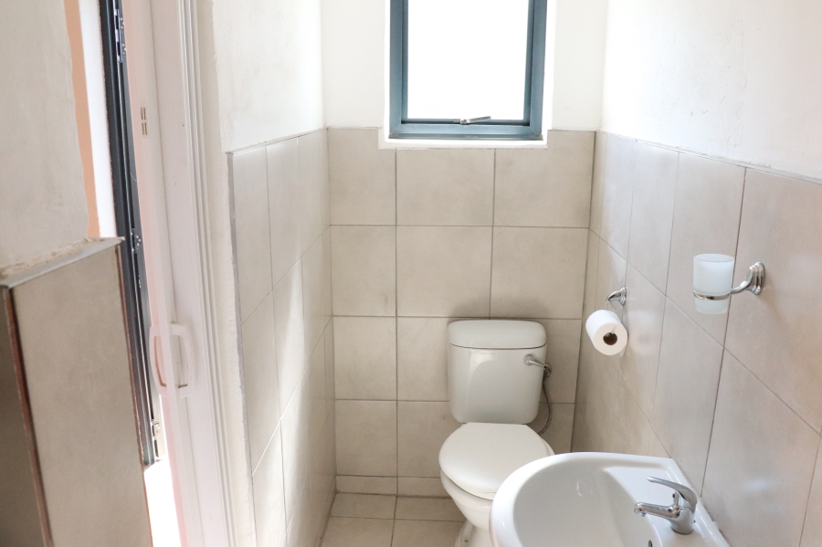 To Let 1 Bedroom Property for Rent in Franklin Roosevelt Park Gauteng