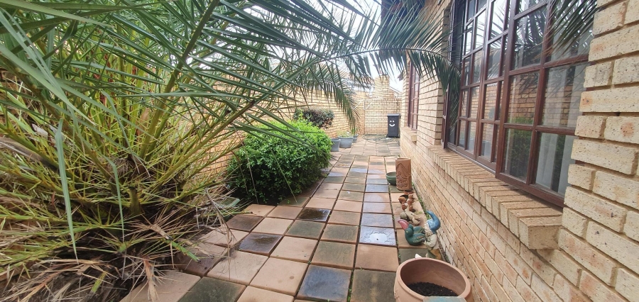 3 Bedroom Property for Sale in New Market Park Gauteng