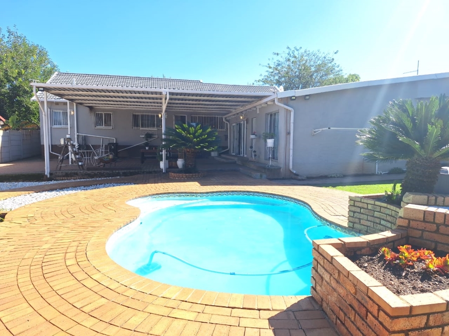 3 Bedroom Property for Sale in Marlands Gauteng