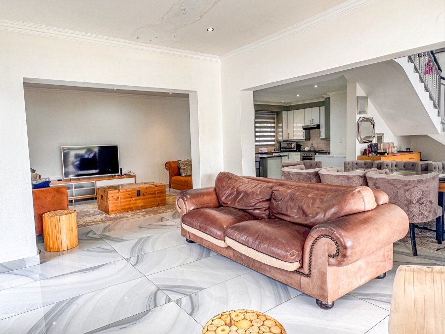 4 Bedroom Property for Sale in Willow Acres Gauteng