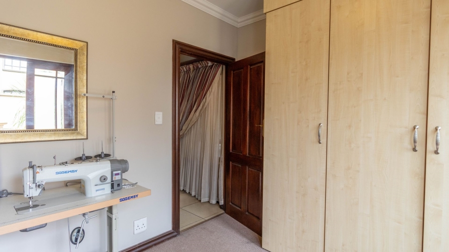 5 Bedroom Property for Sale in Irene Farm Villages Gauteng