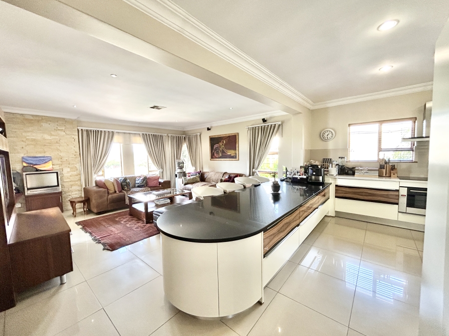 6 Bedroom Property for Sale in Blue Valley Golf Estate Gauteng