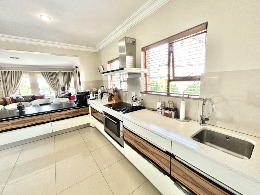 6 Bedroom Property for Sale in Blue Valley Golf Estate Gauteng