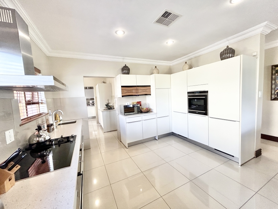 6 Bedroom Property for Sale in Blue Valley Golf Estate Gauteng