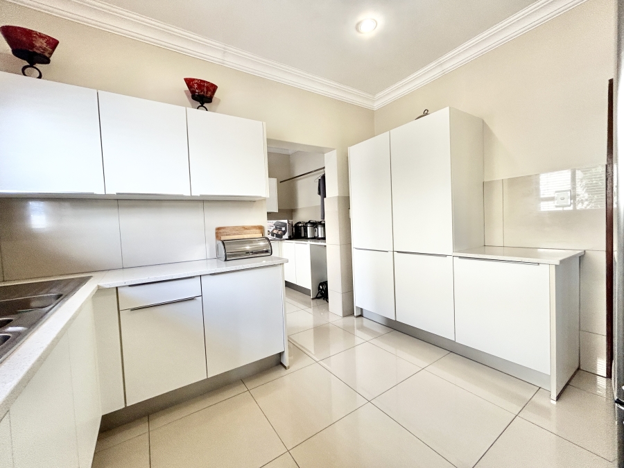 6 Bedroom Property for Sale in Blue Valley Golf Estate Gauteng