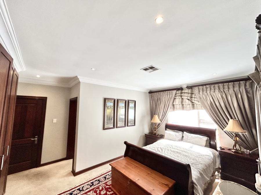 6 Bedroom Property for Sale in Blue Valley Golf Estate Gauteng