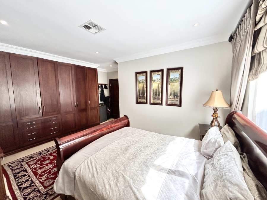 6 Bedroom Property for Sale in Blue Valley Golf Estate Gauteng
