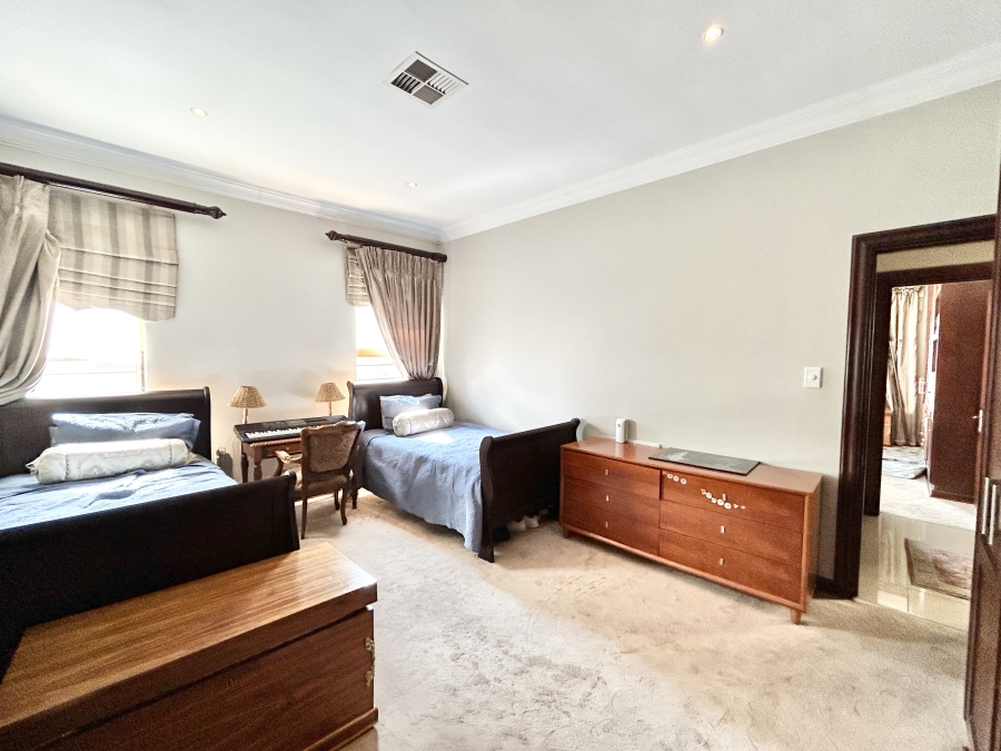 6 Bedroom Property for Sale in Blue Valley Golf Estate Gauteng