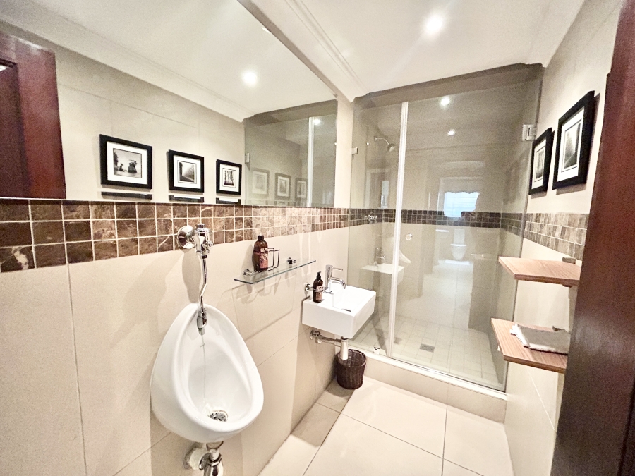 6 Bedroom Property for Sale in Blue Valley Golf Estate Gauteng