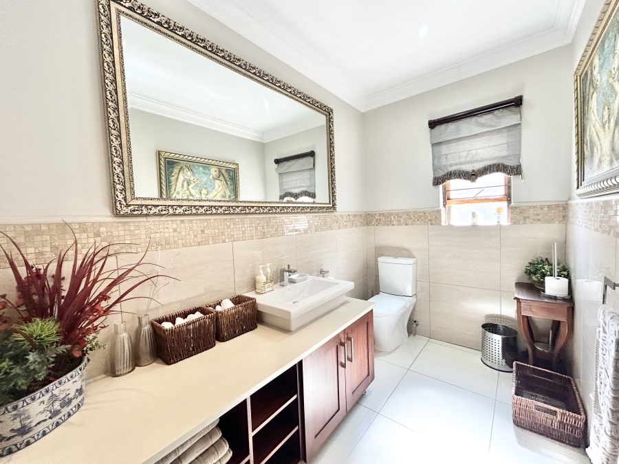 6 Bedroom Property for Sale in Blue Valley Golf Estate Gauteng